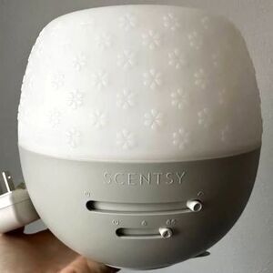 Scentsy Diffuser Gray White Floral Dome Essential Oil Warmer Model 58528